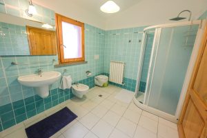 Appartamento 4 - Bagno Azzurro - Agriturismo Poggio al Pino Toscana